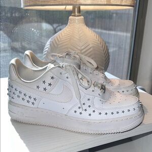 Nike Airforce 1 White Sneakers with Silver Star Accents Size 7.5